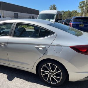 HYUNDAI ELANTRA LIMITED - 6