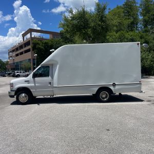 FORD E-350 CUTAWAY - 3