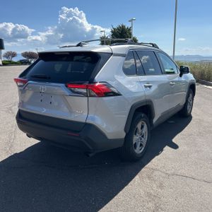 2024 Toyota RAV4 XLE 照片 8