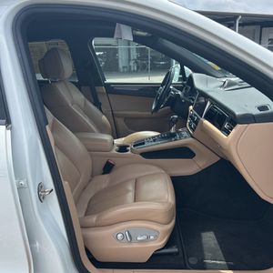 2019 Porsche MACAN BASE — миниатюра 32