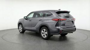 2025 Toyota HIGHLANDER LE photo 5