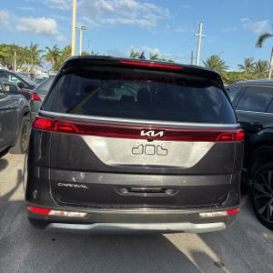 2024 KIA CARNIVAL LX 照片 6