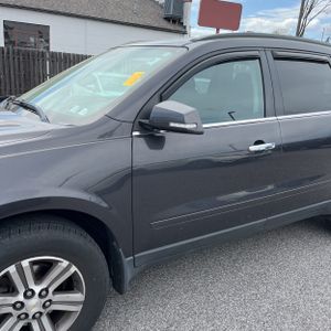 CHEVROLET TRAVERSE LT - 2