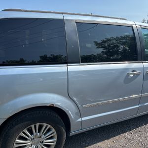 صورة 9 لـ 2016 Chrysler TOWN & COUNTRY TOURING-L