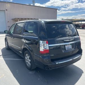 CHRYSLER TOWN & COUNTRY TOURING - 5