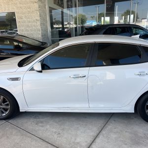 2020 KIA OPTIMA LX — фото 4