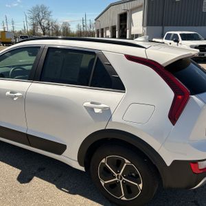 KIA NIRO PLUG-IN HYBRID EX - 6