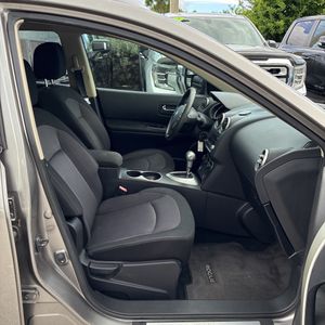 2011 Nissan ROGUE SV 照片 31