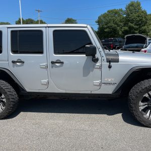 2012 JEEP WRANGLER UNLIMITED SAHARA — миниатюра 11