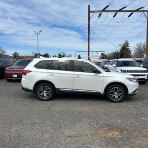 MITSUBISHI OUTLANDER ES - 10