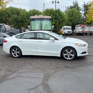 FORD FUSION SE - 10