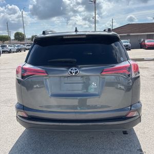 2018 Toyota RAV4 LIMITED — фото 7