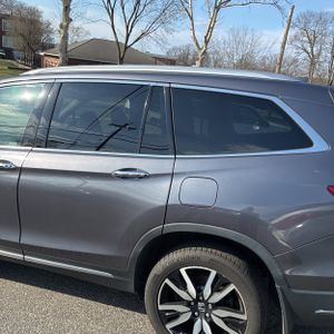 HONDA PILOT TOURING W/REAR CAPTAIN'S CHAIRS - 6