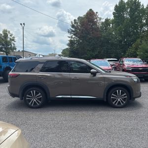 2025 Nissan PATHFINDER PLATINUM 照片 10