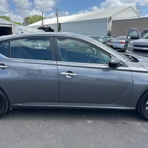 NISSAN ALTIMA SV FWD - 9