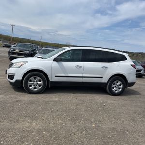 CHEVROLET TRAVERSE LS - 3