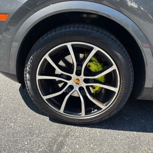 2019 Porsche CAYENNE E-HYBRID — фото 17