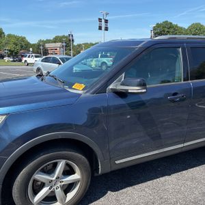 FORD EXPLORER XLT - 2