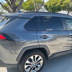 2021 Toyota RAV4 XLE PREMIUM 照片 9