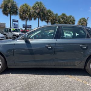 AUDI A4 PREMIUM PLUS - 4