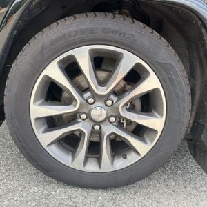 2018 JEEP GRAND CHEROKEE OVERLAND — миниатюра 17