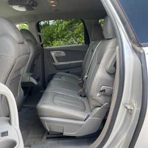 صورة مصغرة 34 لـ 2011 Chevrolet TRAVERSE LS