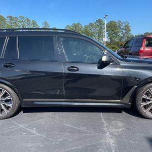 2020 BMW X7 M50I — фото 11