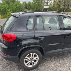 VOLKSWAGEN TIGUAN 2.0T S 4MOTION - 9