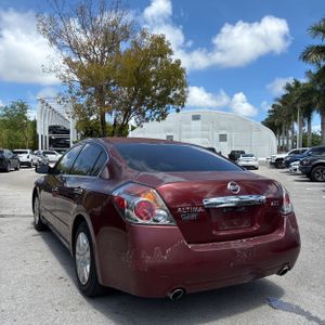 Nissan Altima S - 5