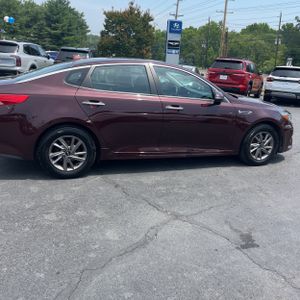 2020 KIA OPTIMA LX photo 10
