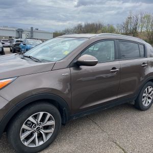 KIA SPORTAGE LX - 2
