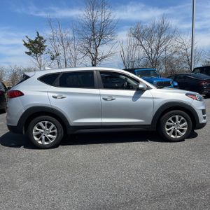 HYUNDAI TUCSON SE - 10