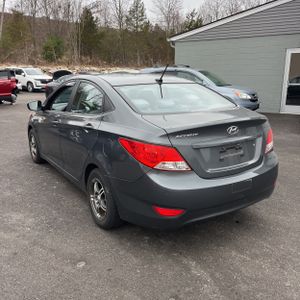 HYUNDAI ACCENT GLS - 5