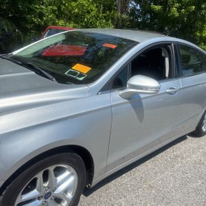 FORD FUSION SE - 2