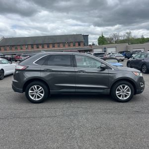 FORD EDGE SEL - 10
