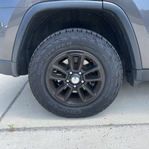 2019 JEEP GRAND CHEROKEE LAREDO E thumbnail 19
