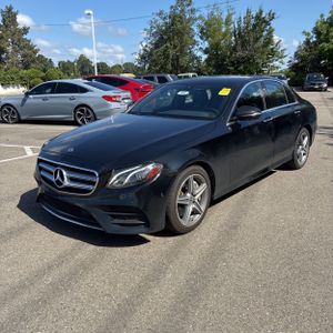 MERCEDES-BENZ E-CLASS - 1