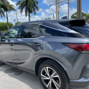 صورة 6 لـ 2025 Lexus RX 350 BASE