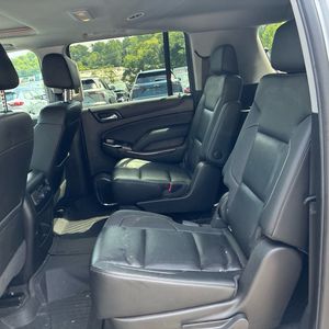 2020 Chevrolet SUBURBAN LT photo 31