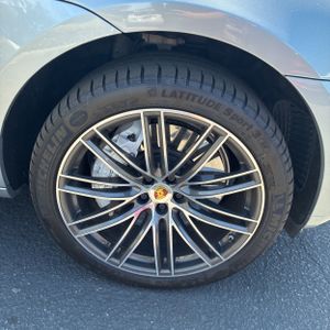 2021 Porsche MACAN TURBO 照片 20