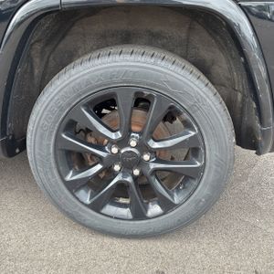 صورة 18 لـ 2017 JEEP GRAND CHEROKEE ALTITUDE