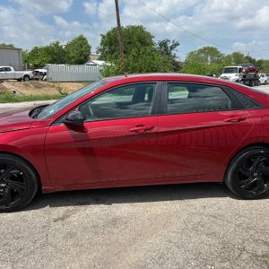 HYUNDAI ELANTRA SEL SPORT - 3