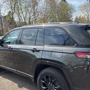 JEEP GRAND CHEROKEE 4XE 30TH ANNIVERSARY - 6