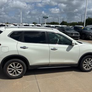 NISSAN ROGUE SV - 10