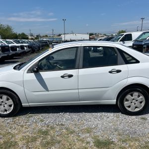 FORD FOCUS SE - 4