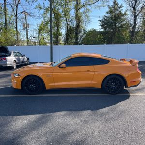FORD MUSTANG GT PREMIUM - 3