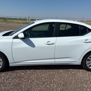 2022 Nissan SENTRA S photo 4