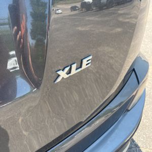 2017 Toyota RAV4 XLE — миниатюра 23