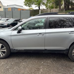 SUBARU OUTBACK 3.6R LIMITED - 4