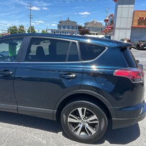صورة 6 لـ 2018 Toyota RAV4 XLE